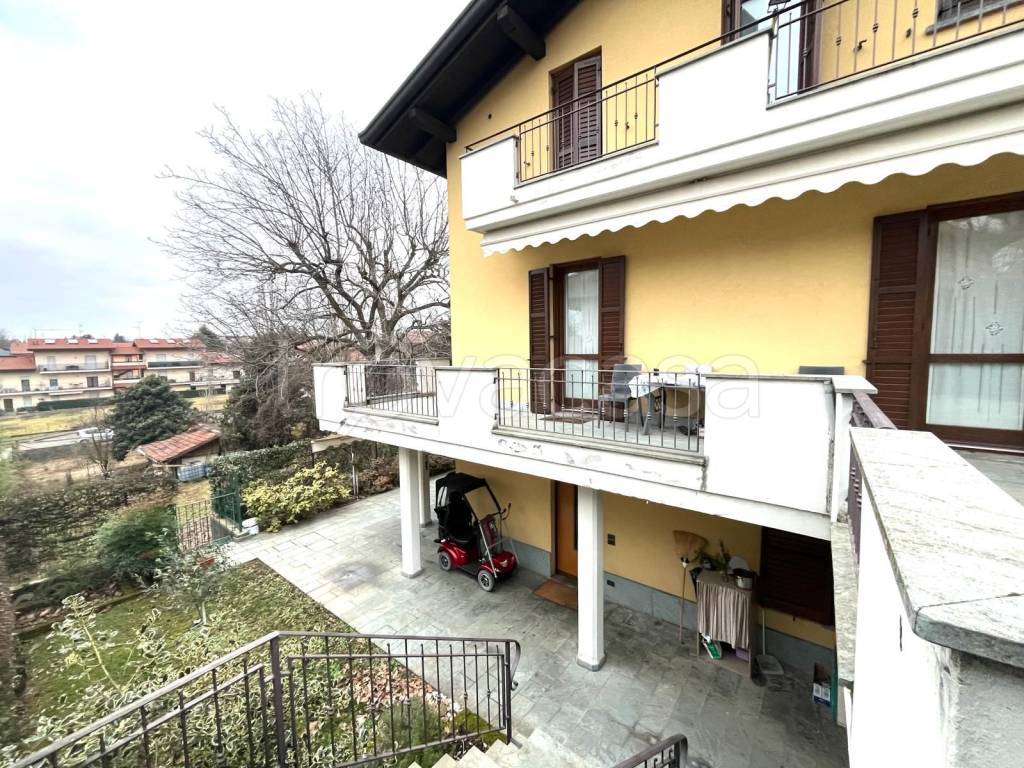 Appartamento in vendita a Cantù via Giosuè Carducci, 10