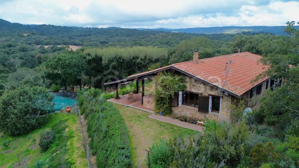 Villa in vendita a Monti localita' chirialza-su canale, 3
