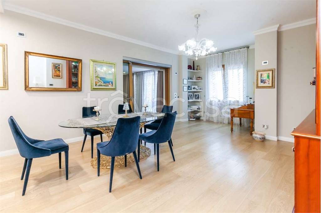 Appartamento in vendita a Segrate via Cassanese, 170/b