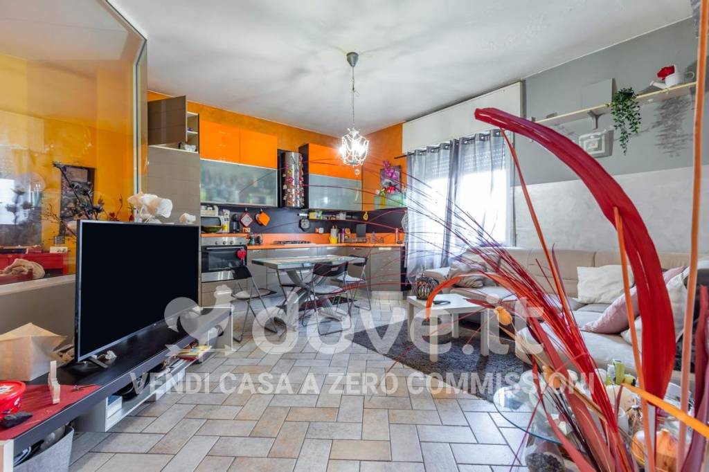 Appartamento in vendita a Garbagnate Milanese via Eugenio Villoresi, 39