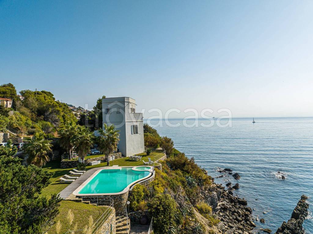 Villa in vendita a Santo Stefano al Mare lungomare Gerolamo da Santo Stefano