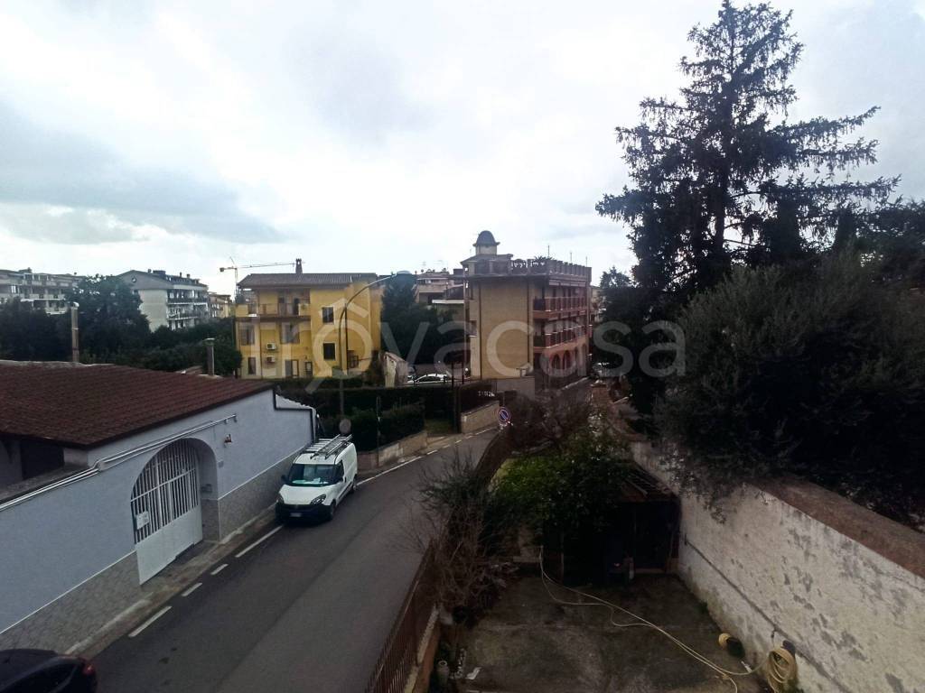 Villa Bifamiliare in vendita a Caserta via Antonio Marino, 18