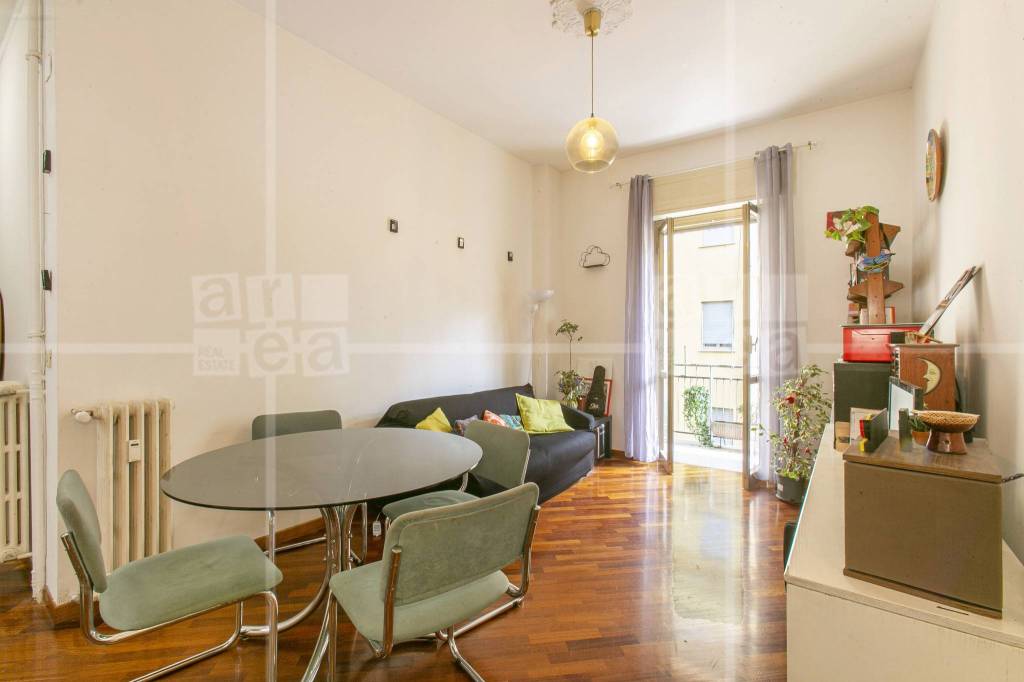 Appartamento in vendita a Roma via Edoardo Jenner