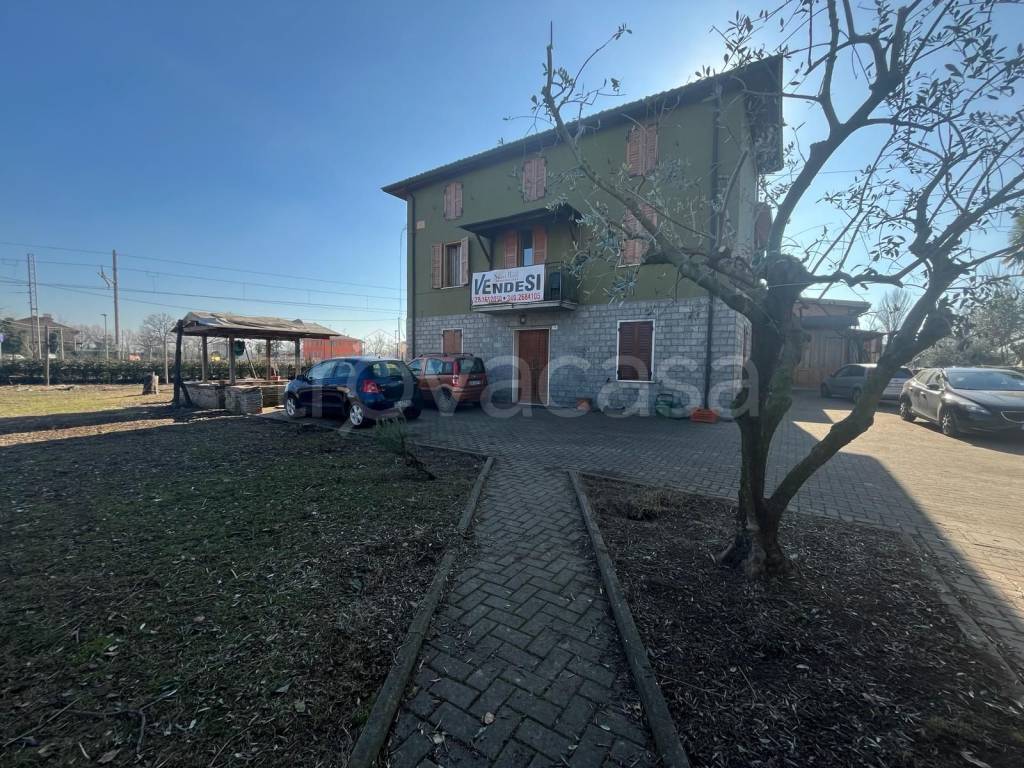 Casa Indipendente in vendita a Modena strada Martiniana