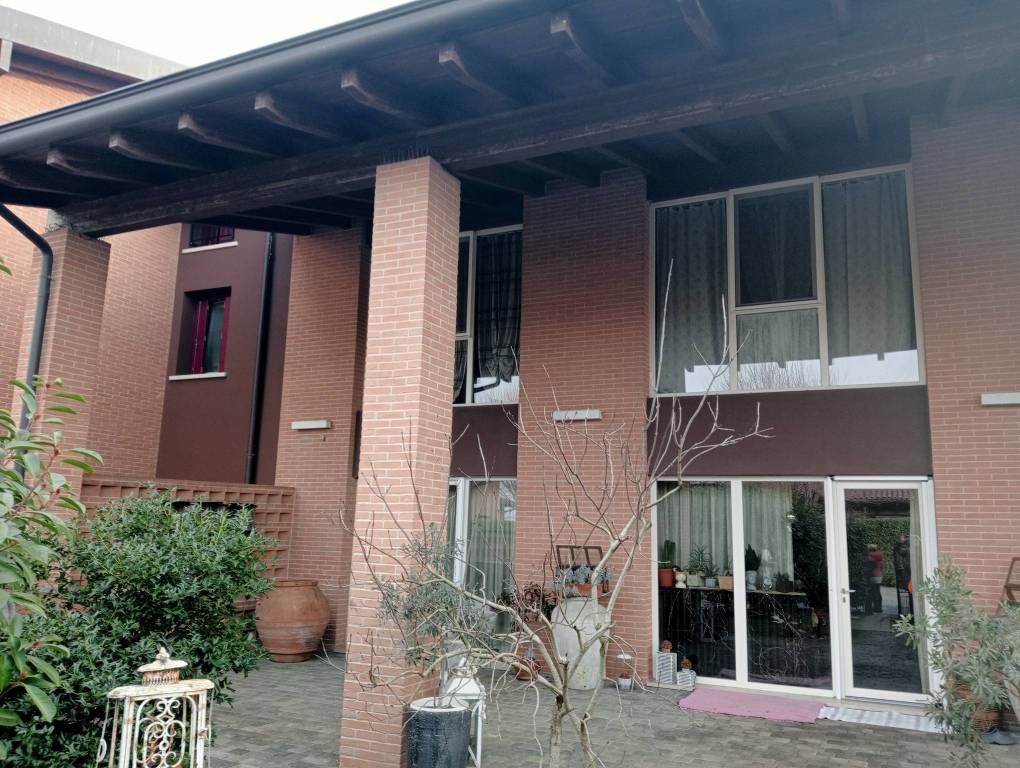 Villa Bifamiliare in vendita a Montechiarugolo