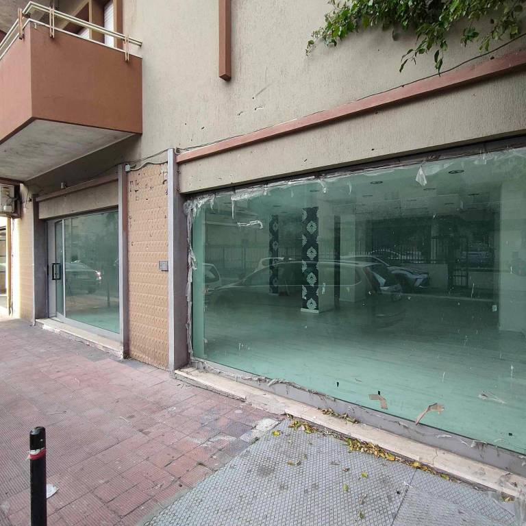 Negozio in vendita a Reggio di Calabria via Nazionale Pentimele, 124