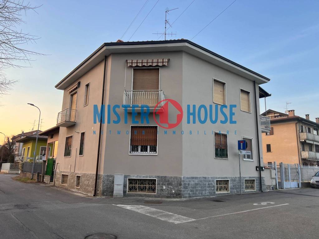 Appartamento in vendita a Cesano Maderno via Brenta, 1