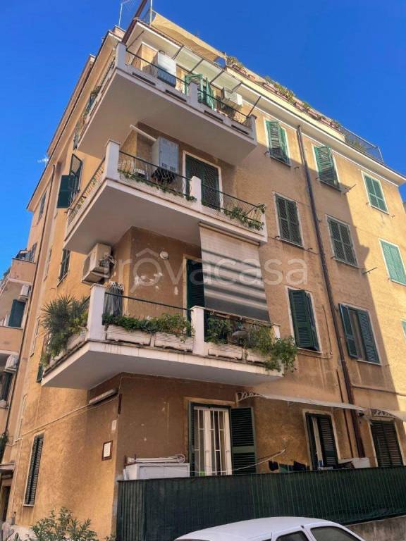 Appartamento in vendita a Roma via dei Noci