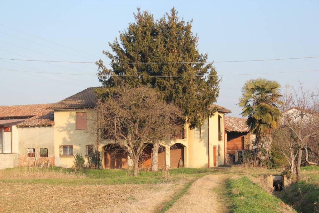 Villa Bifamiliare in vendita a Pizzighettone cascina Belvedere