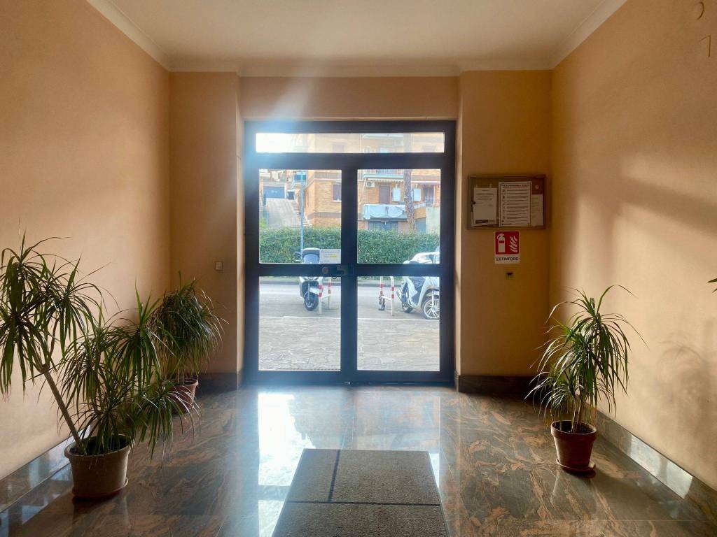 Appartamento in vendita a Roma via Baveno, 58