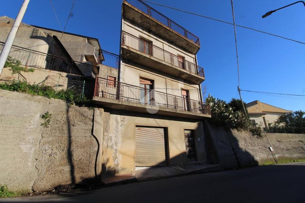 Casa Indipendente in vendita a Campo Calabro via Giuseppe Garibaldi, 74