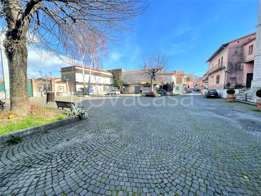 Appartamento in vendita a Cervinara cortile Piazza Sant'Adiutore