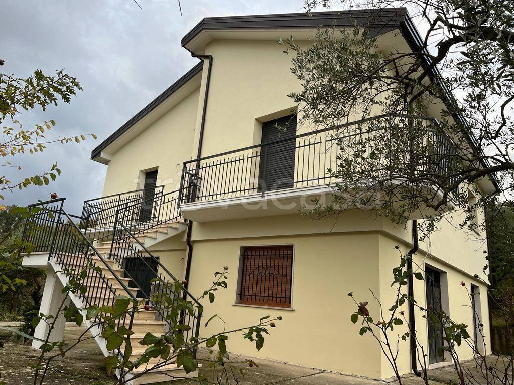 Casa Indipendente in vendita a Montemarano c/da Trespatino