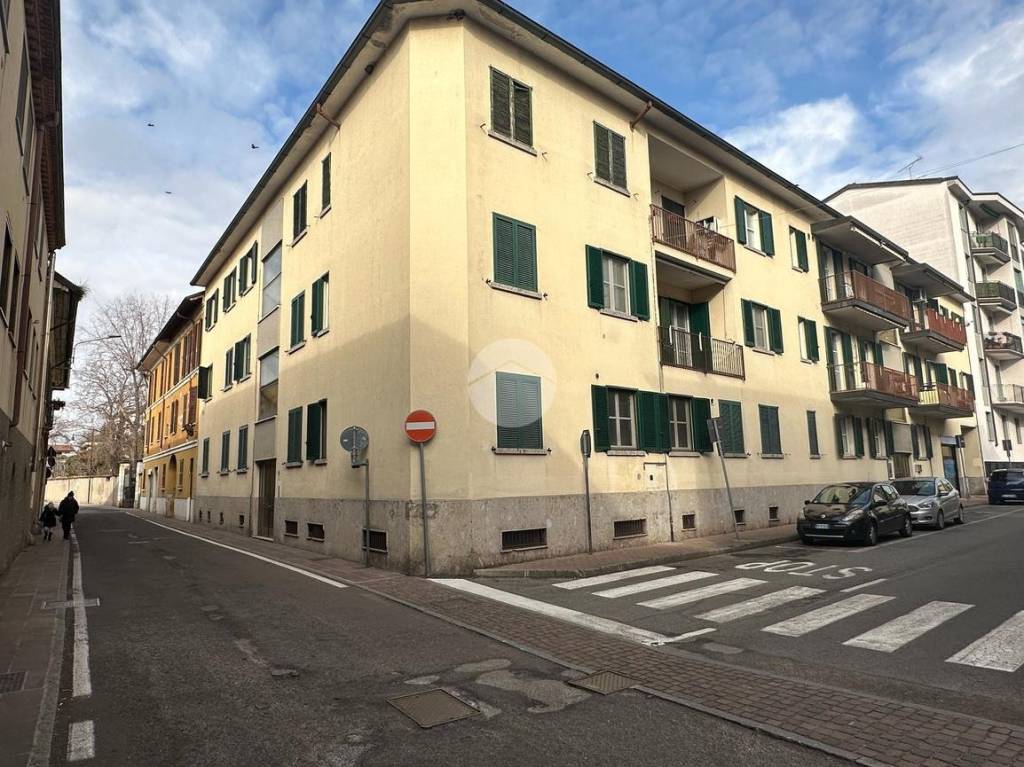 Appartamento in vendita a Pessano con Bornago via Umberto I