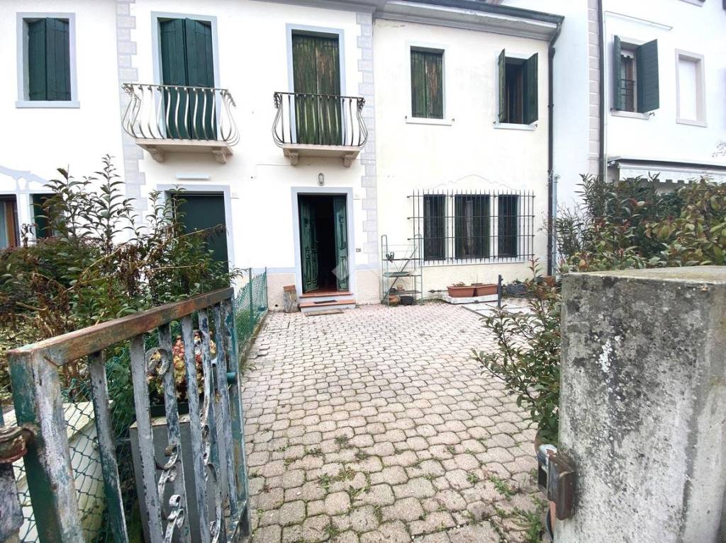 Villa a Schiera in vendita a Treviso via Massimo d'Azeglio, 12