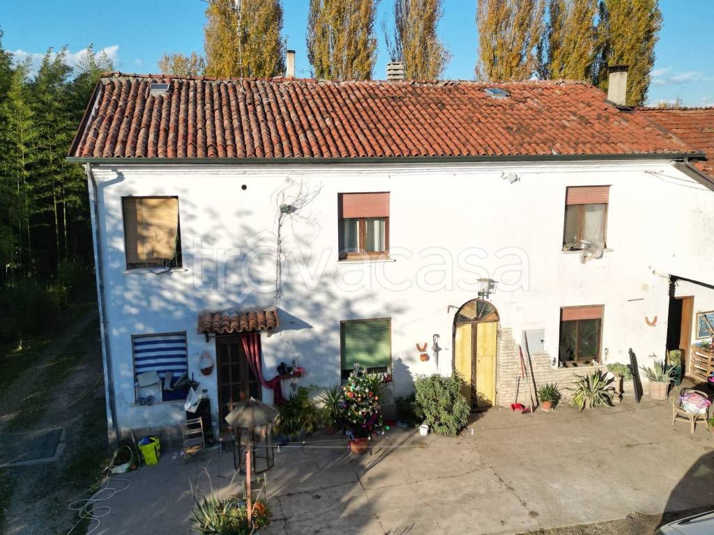 Casa Indipendente in vendita ad Asola via per Cremona, 7