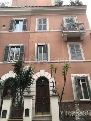 Casa Indipendente in vendita a Roma via Flaminia