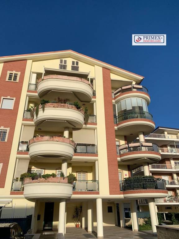 Appartamento in vendita a Roma via Fausto Melotti