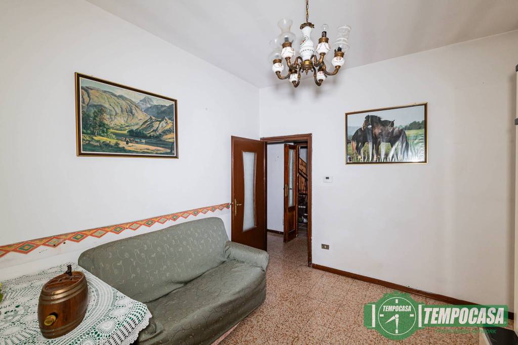Intero Stabile in vendita a San Zenone al Lambro via Fratelli Bernocchi, 9