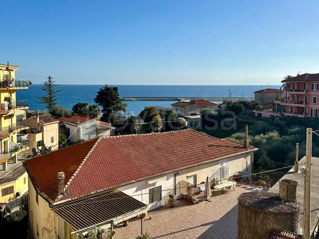 Appartamento in vendita a Santo Stefano al Mare via Aurelia, 65