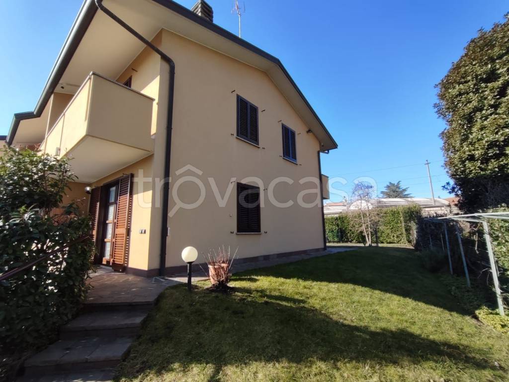 Villa a Schiera in vendita a Lambrugo
