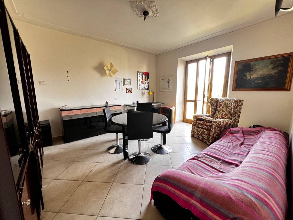 Appartamento in vendita a Colli sul Velino via Dante Alighieri, 25