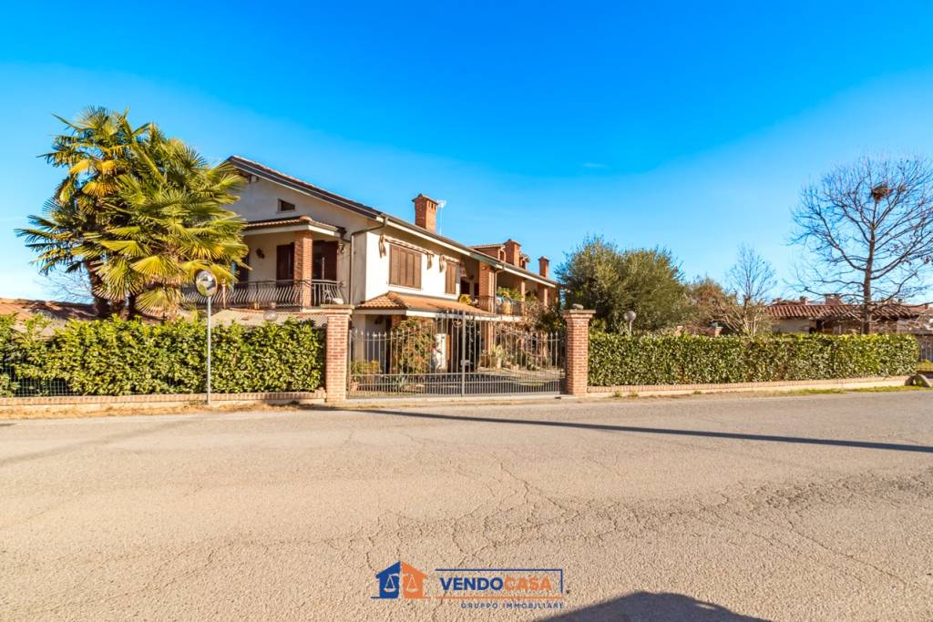 Villa in vendita a Busca via Tarantasca, 63