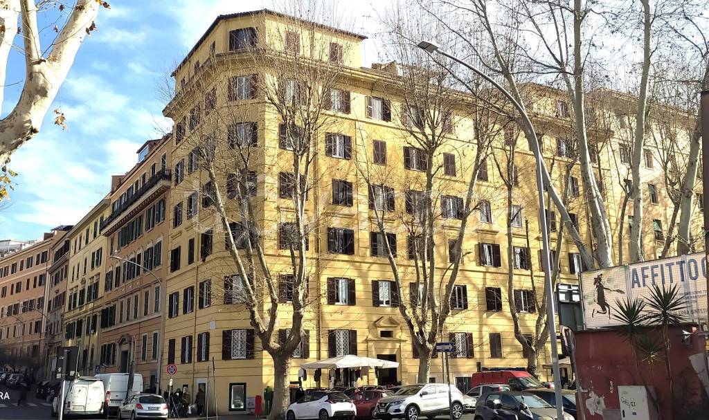 Appartamento in vendita a Roma via Satrico, 7