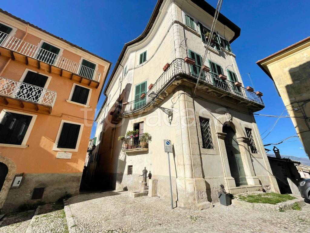 Appartamento in vendita ad Arpino via Capitano Federico Ciccodicola, 5