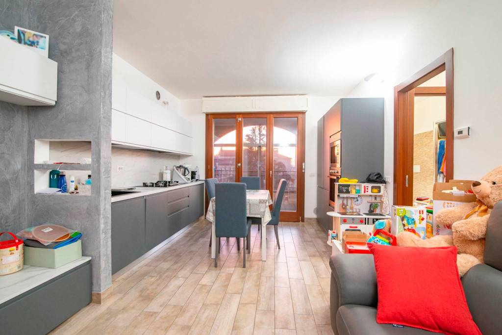 Appartamento in vendita a Pozzo d'Adda via Pietro Nenni