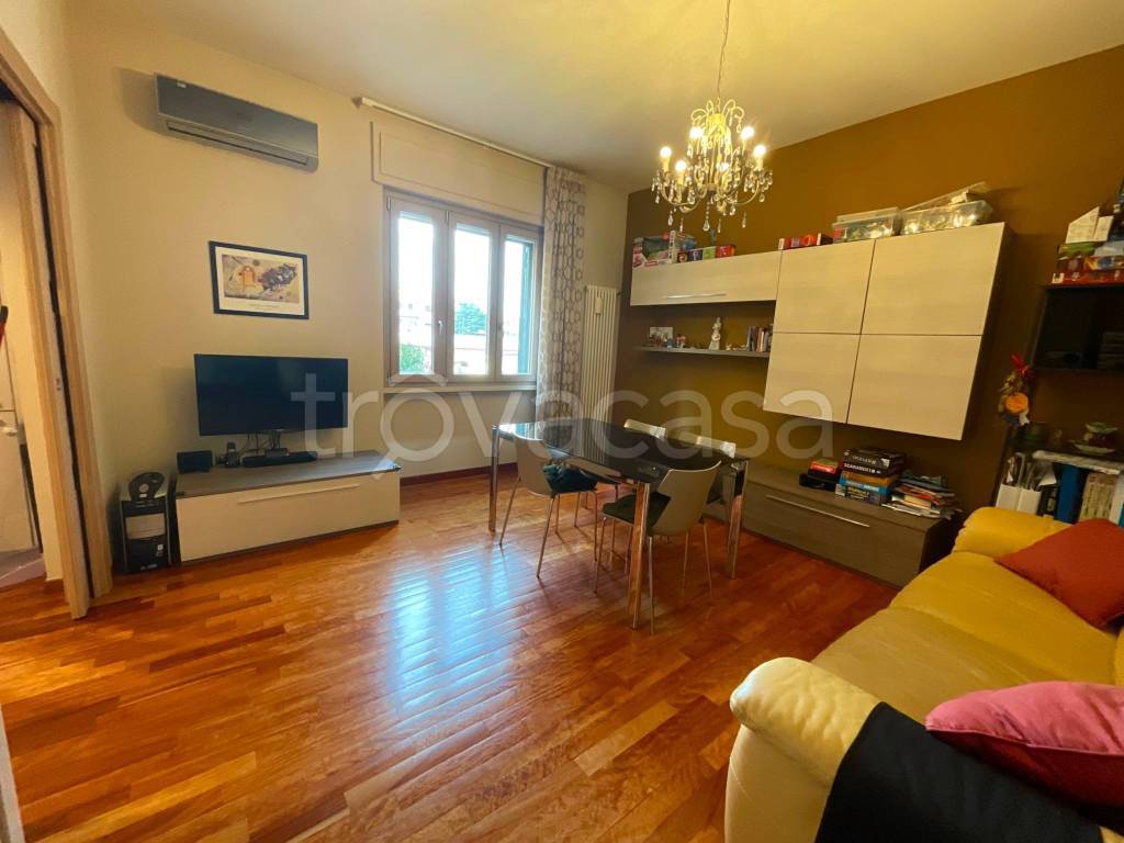 Appartamento in vendita a Roma via Tuscolana, 650