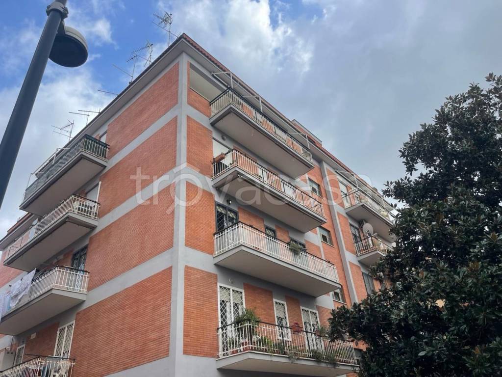 Appartamento in vendita a Pomezia via Roma