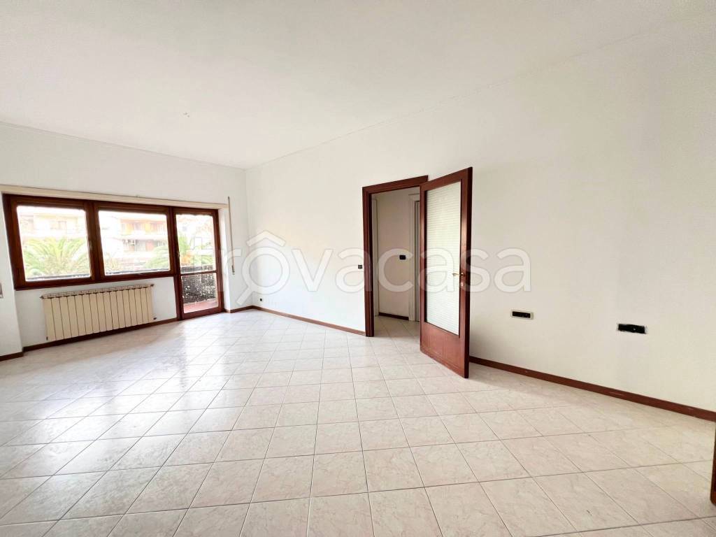 Appartamento in vendita a Roma via Isole del Capo Verde, 15