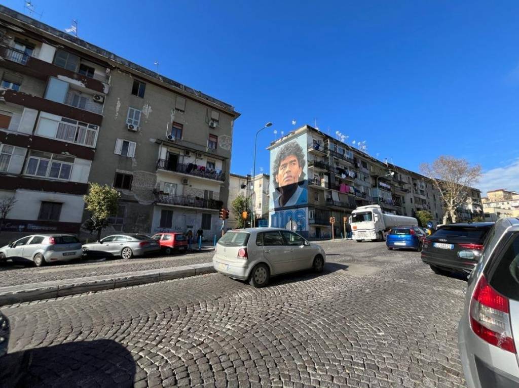 Appartamento in vendita a Napoli calata Capodichino, 224