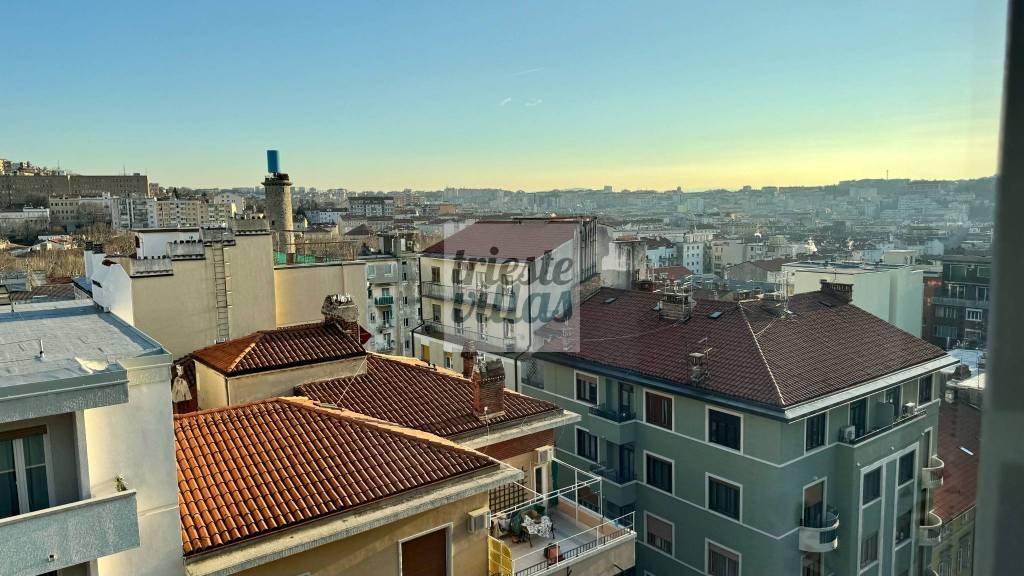 Appartamento in vendita a Trieste via Fabio Severo, 39