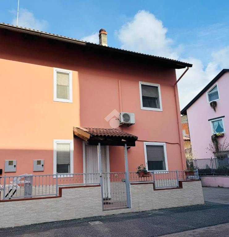 Villa Bifamiliare in vendita a Mondragone via maggior boccucci, 100