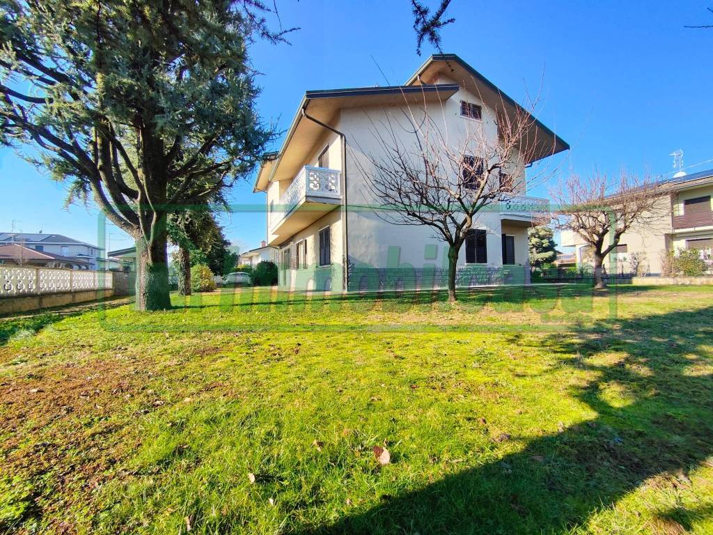Villa in vendita a Cavernago via Papa Giovanni, 10