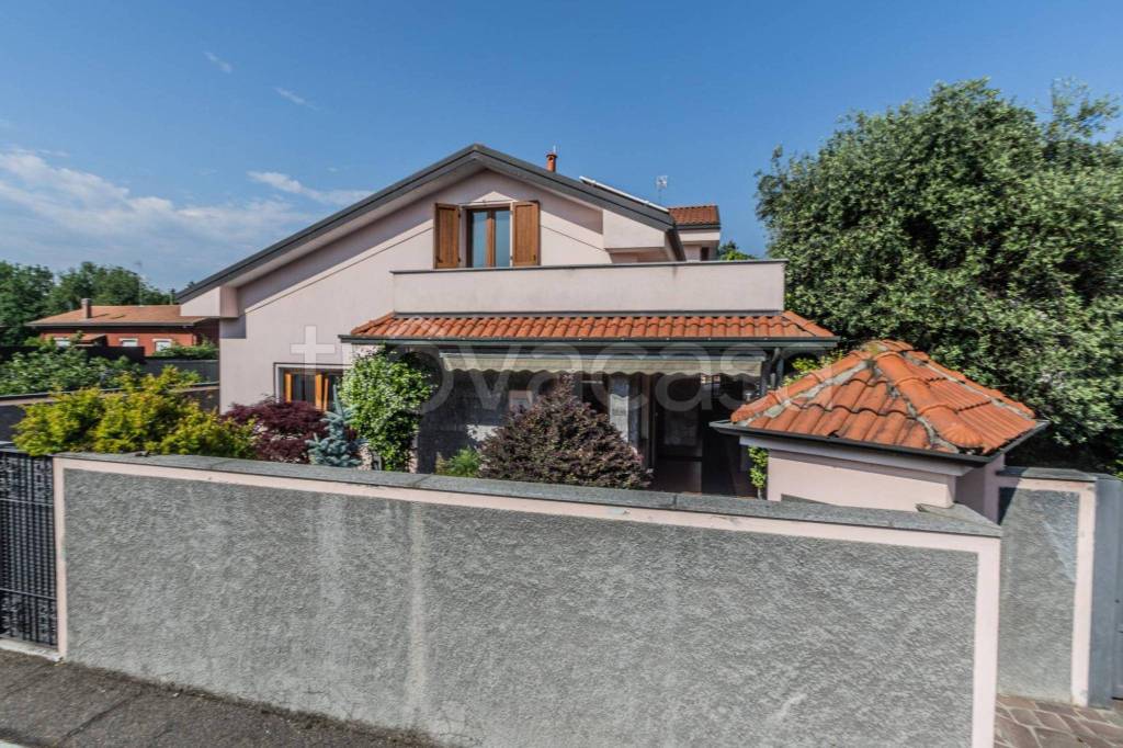 Villa in vendita a Canegrate via Gorizia, 2