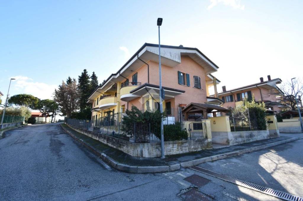 Appartamento in vendita a Montescudo-Monte Colombo via Calciano, 45