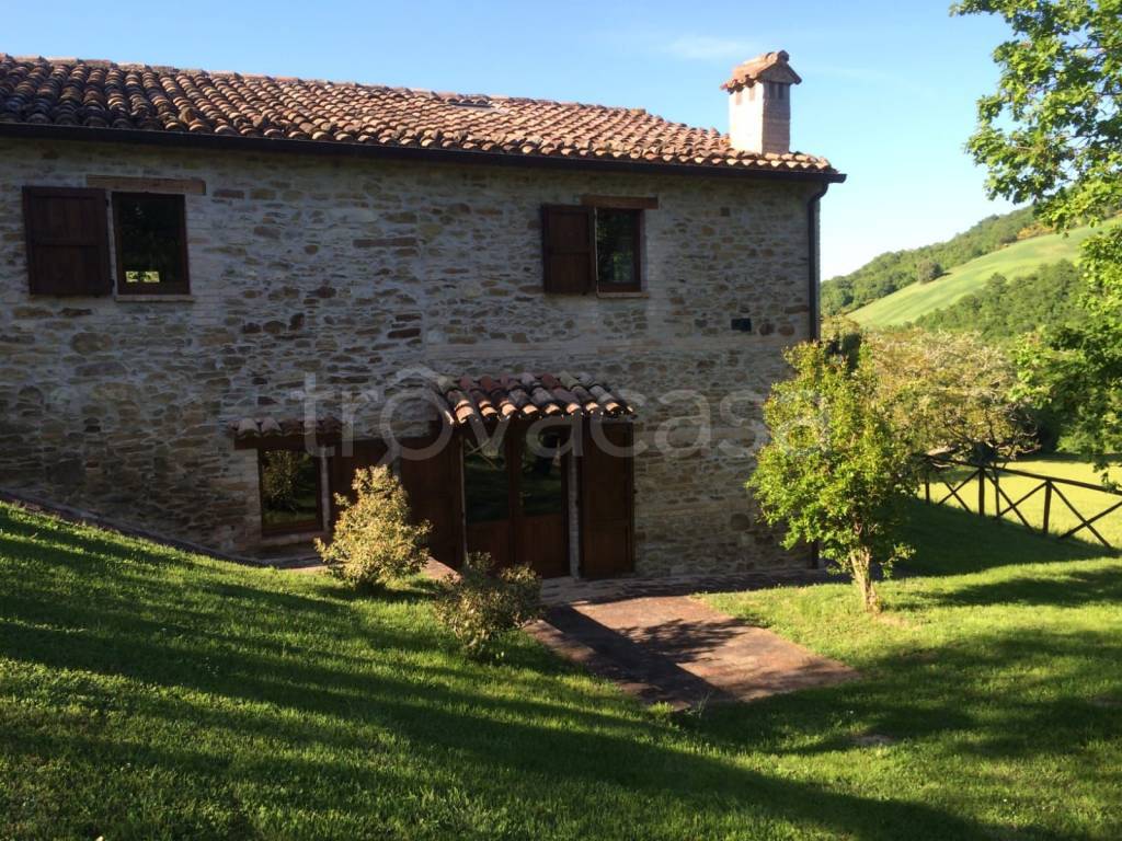 Casale in vendita a Urbino contrada