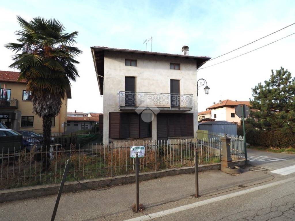Casa Indipendente in vendita a Prato Sesia via Rivetto, 1