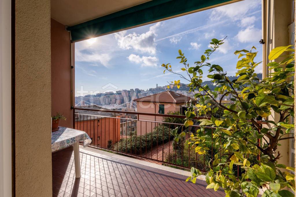 Appartamento in vendita a Genova via Robino