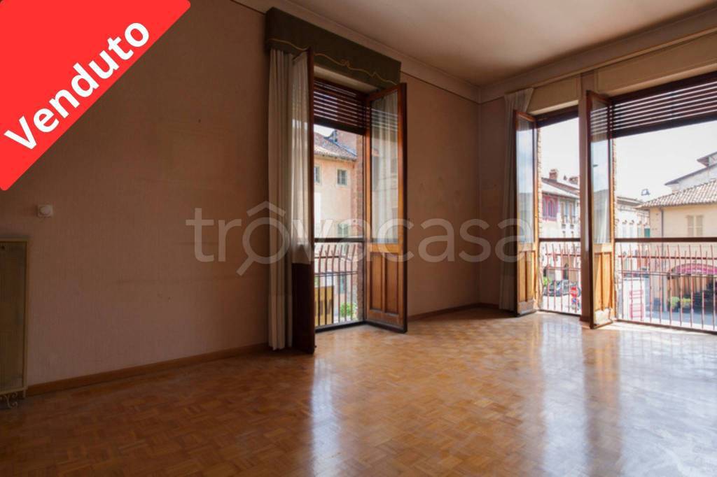 Appartamento in vendita a Cherasco via Vittorio Emanuele, 110