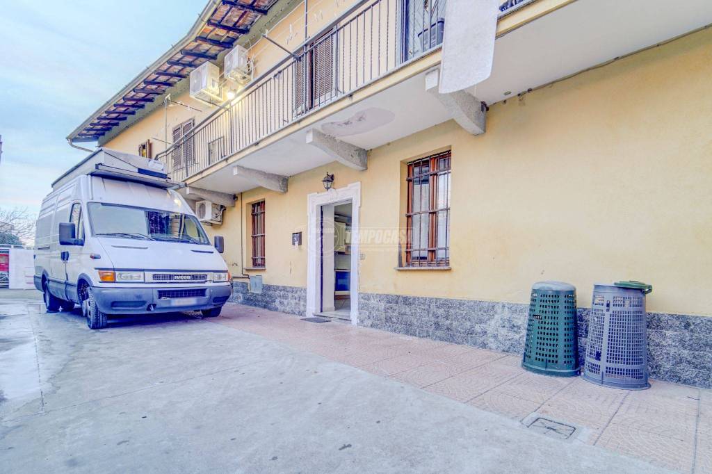 Casa Indipendente in vendita a Cardano al Campo via Solferino 24