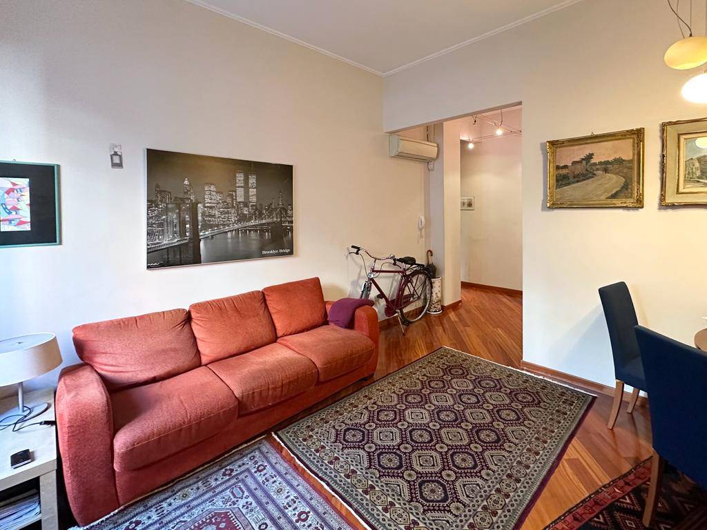 Appartamento in vendita a Milano via Martiri Triestini, 12
