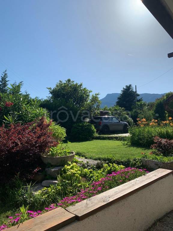 Villa Bifamiliare in in vendita da privato a Rovereto via Vallunga