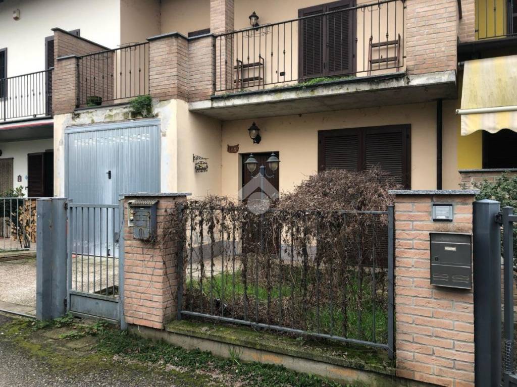 Villa a Schiera in vendita a Santa Cristina e Bissone via Cremona, 12