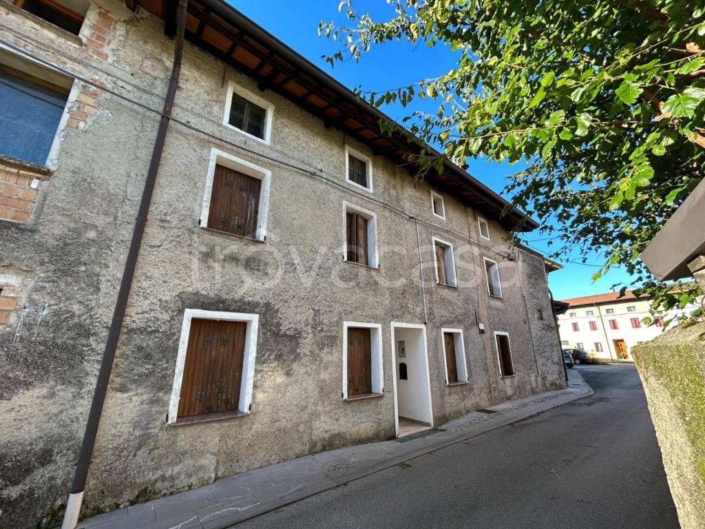 Villa Bifamiliare in vendita a Codroipo via delle Scuole, 2