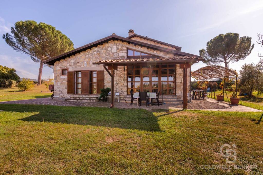 Villa in vendita a Orte via Vocabolo Lucignano