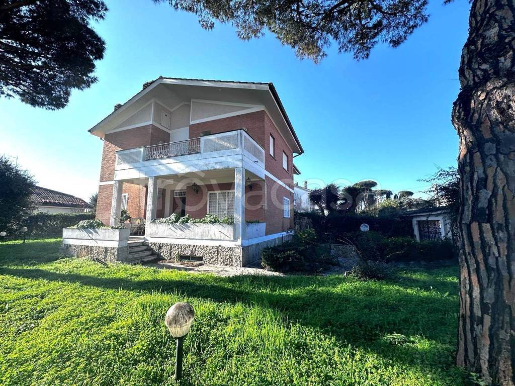 Villa Bifamiliare in vendita ad Anzio via delle Tuberose